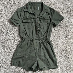 Girls Old Navy romper size 8. NWOT